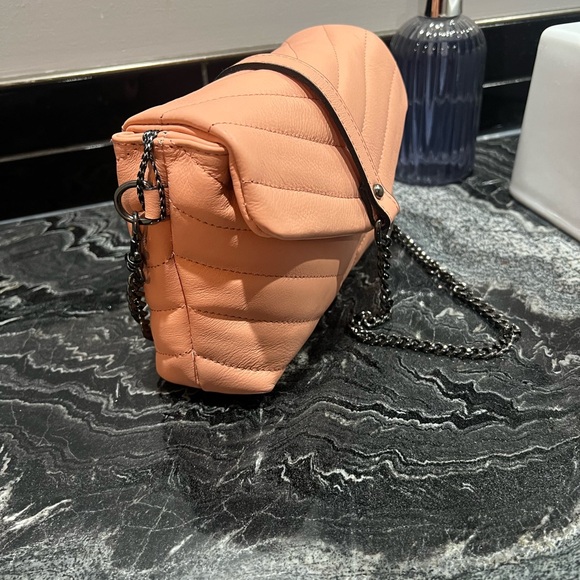 NWT Italians Leather Quilted Crossbody with Detachable Chain Strap - Picture 2 of 10